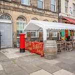 Relaxing & Cozy Studio Apartment - Oasis In The Heart Of Edinburgh - Sleeps Up To 3 Guests