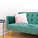 Wonderful & Comfy 2 Bedroom Apartment - Close To City Centre - Free Parking