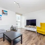 Joivy Modern 2 Bed Flat Near Inverleith Park, With Terrace And Free Parking