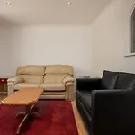 Stylish 2 Bedroom Apartment Near The City Centre