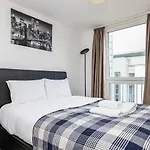 Joivy Modern 2 Bed Flat Near Inverleith Park, With Terrace And Free Parking