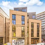 Sophisticated Studio For 2 W/ Edin Castle Views