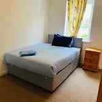 Modern 2Bed 2Bath Ground Floor Apartment