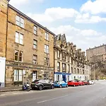 Open Plan 2 Bed Apt, Near Edinburgh Castle