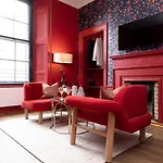 30 Castle Street Deluxe Apartments
