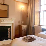 Castle Street Apartment
