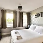 GuestReady - Stylish&Welcoming Apartment in Chesser Edinburgh!