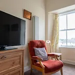 Cosy 2 Bedroom In Edinburgh Old Town