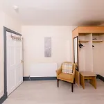Warm&Welcoming City Centre Apartment By Meadows 3