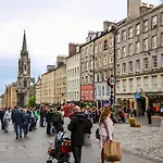 Silver Lining-Royal Mile Apartments