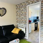 Lovely 1Bed Serviced Apartment In Heart Of City