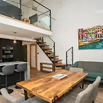 Pass The Keys Stunning 3 Bed Loft Style Apt With Free Parking