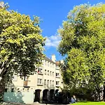 Charming Old Town 2 Bed Apt, 2Mins From Royal Mile