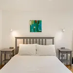 Central, Bright 2 Bed Flat - Pool & Sauna