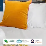Leith Walk, Is 3 Rooms, King Beds With Tvs, Central Location, Albert Place, Wifi, Sleeps 6, Great For Contractors, Business, Relocation, Groups, Long Stays Welcome, Weekly Or Monthly, Just Ask Sunriseshortlets