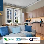 Leith Walk, Is 3 Rooms, King Beds With Tvs, Central Location, Albert Place, Wifi, Sleeps 6, Great For Contractors, Business, Relocation, Groups, Long Stays Welcome, Weekly Or Monthly, Just Ask Sunriseshortlets