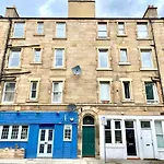 Cozy 1 Bedroom Tenement Flat
