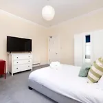 Altido Inviting 2-Bed Apt In Stockbridge