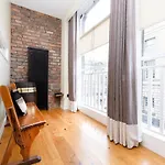 Joivy Stunning Flat Near St Giles Cathedral