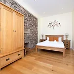 Joivy Stunning Flat Near St Giles Cathedral