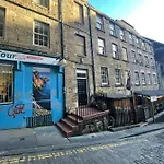Royal Mile Old Fishmarket Close