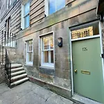 Pure Luxury, Private Entrance Apt, Unesco New Town
