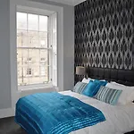 Parliament Sq Apt 12 Royal Mile