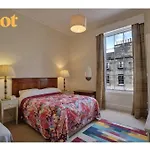 Spacious New Town 2Br-1Ba Flat