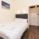 Cozy Apartment By Holyrood Park And Palace!