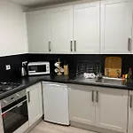 Central, Main Door Apartment, Spacious 2 Bedrooms- No Stairs