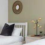 The Edinburgh Meadows Apartment
