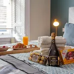 Stylish 2Bed Apartment Underneath Edinburgh Castle