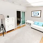 Modern And Spacious Double&King Bedrooms Both With Private Bathrooms