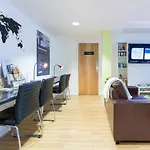 Bright Studios And Ensuite Bedrooms At Mcdonald Road In Edinburgh