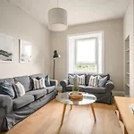 2Br New Town Castle View Apartment