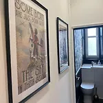 Newly Refurbished Central Flat