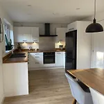 4 Bedrooms House With Garden