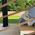 4 Bedrooms House With Garden