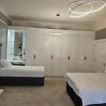 Luxury Family Room With Private Bathroom In The Heart Of Edinburgh