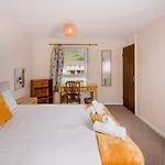 Fab Arthur Seat Views, Old Town Apartment