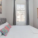 Bright & Homely City Centre Apartment Near Holyrood