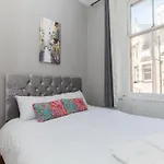 Bright & Homely City Centre Apartment Near Holyrood