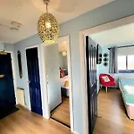 Harrismith Place Apartment By Sensational Stay Short Lets & Serviced Accommodation With Free Parking & Wi-Fi