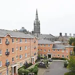 My Waterfront Apartment, Views Over Water Of Leith