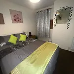 Lovely Double Room With Private Bathroom And Double Room With Shared Toilet & Parking Free