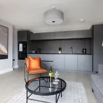 Dragon Suites - City Centre Castle View 1 Bed Apartment