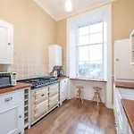 Beautiful & Bright 2 Bed Flat Murrayfield