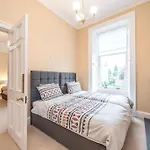Beautiful & Bright 2 Bed Flat Murrayfield