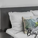 Clichy Suite Ground Floor 1Br-1 Ba, Shared Garden Access By Bonjour Residences Edinburgh