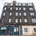 Pass The Keys Trendy Historic Flat Sleeps 4 To 6 Near Leith Shore